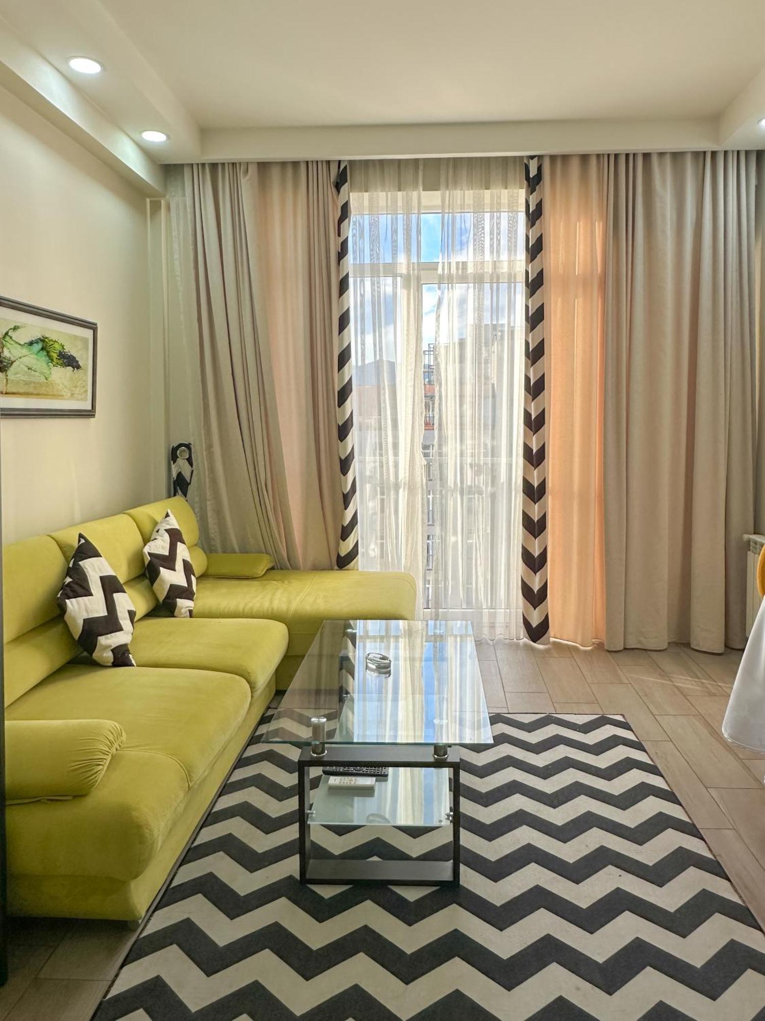 Apartments With View Tbilisi Bagian luar foto