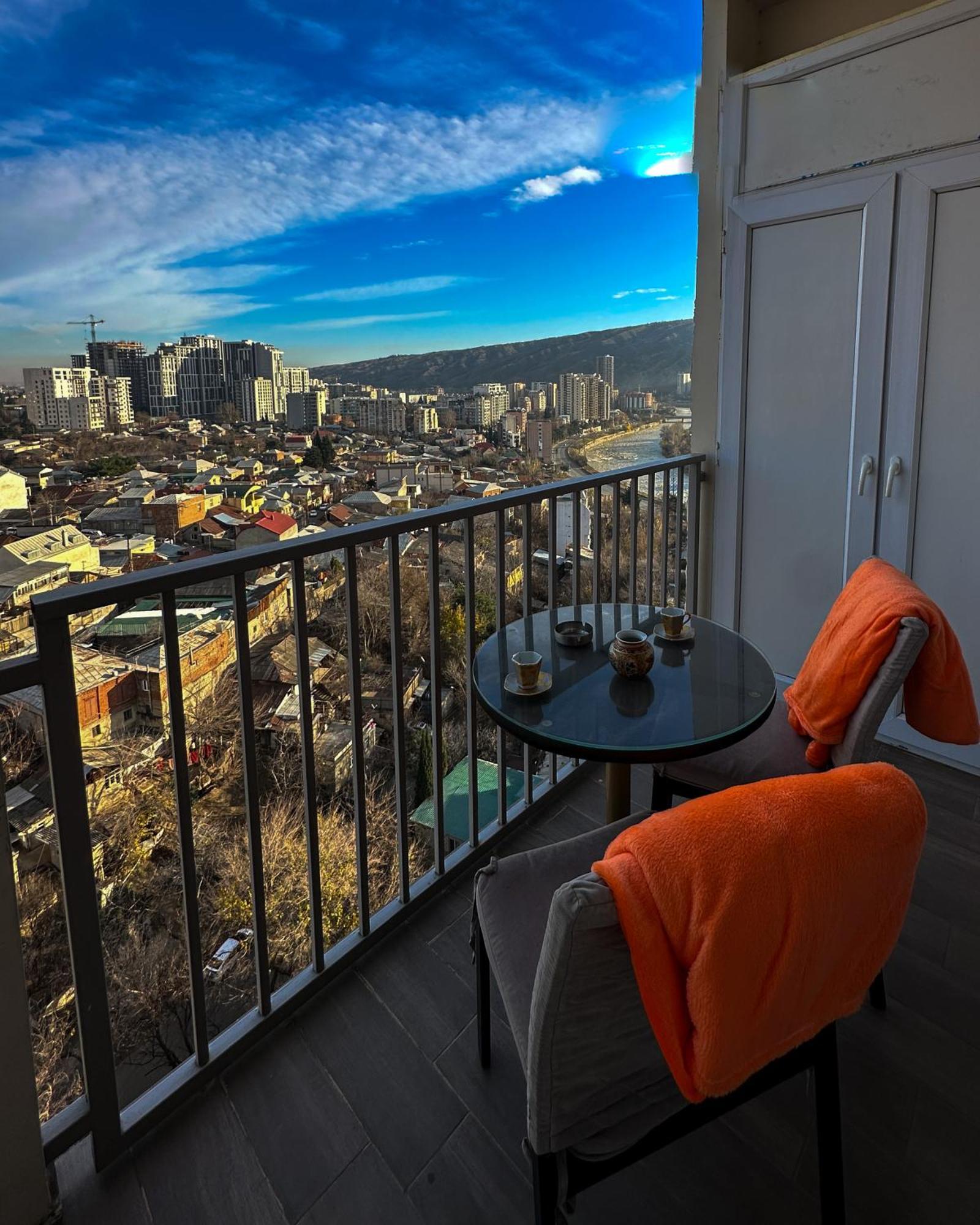 Apartments With View Tbilisi Bagian luar foto
